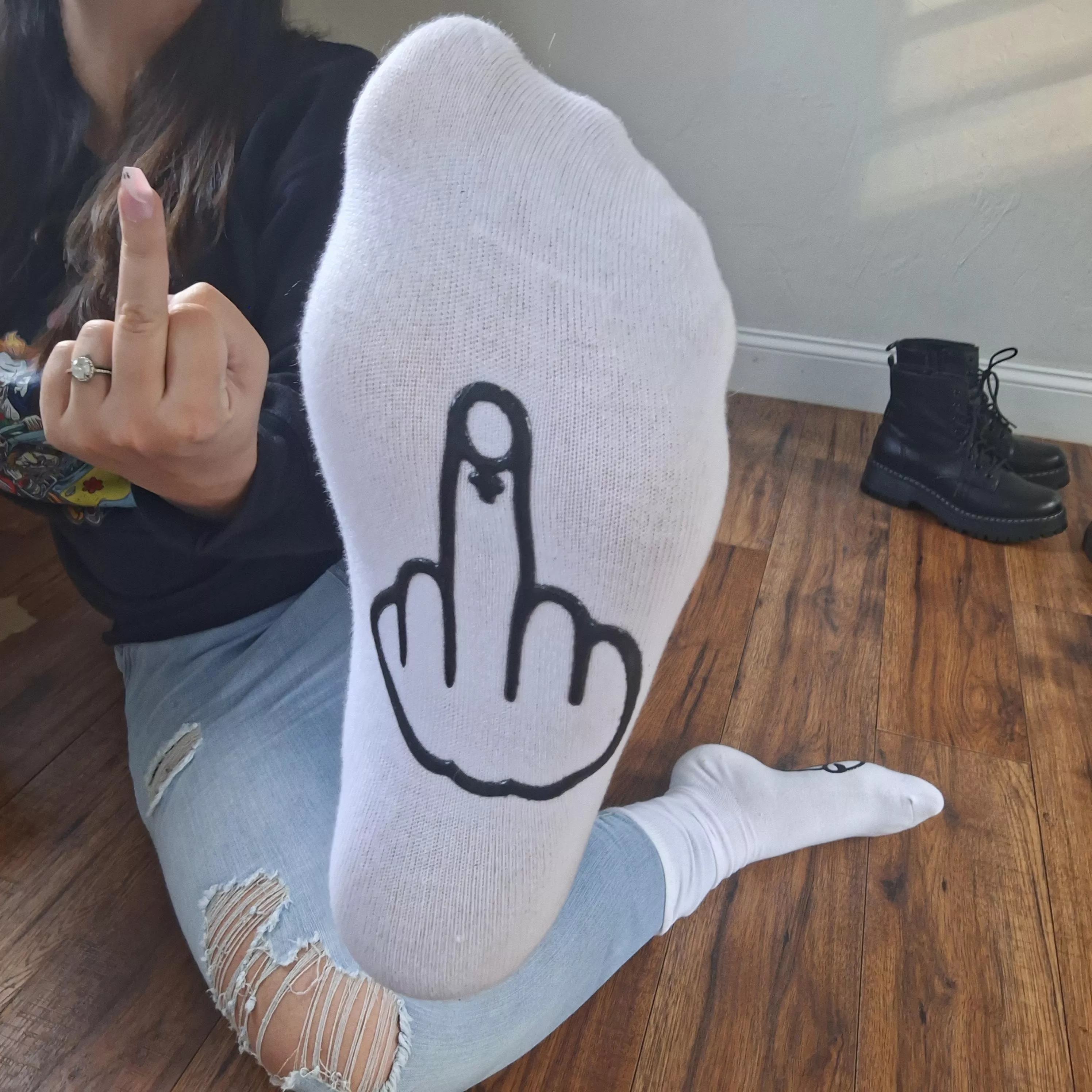 Sweaty and fiesty like me 💋 [selling, US]