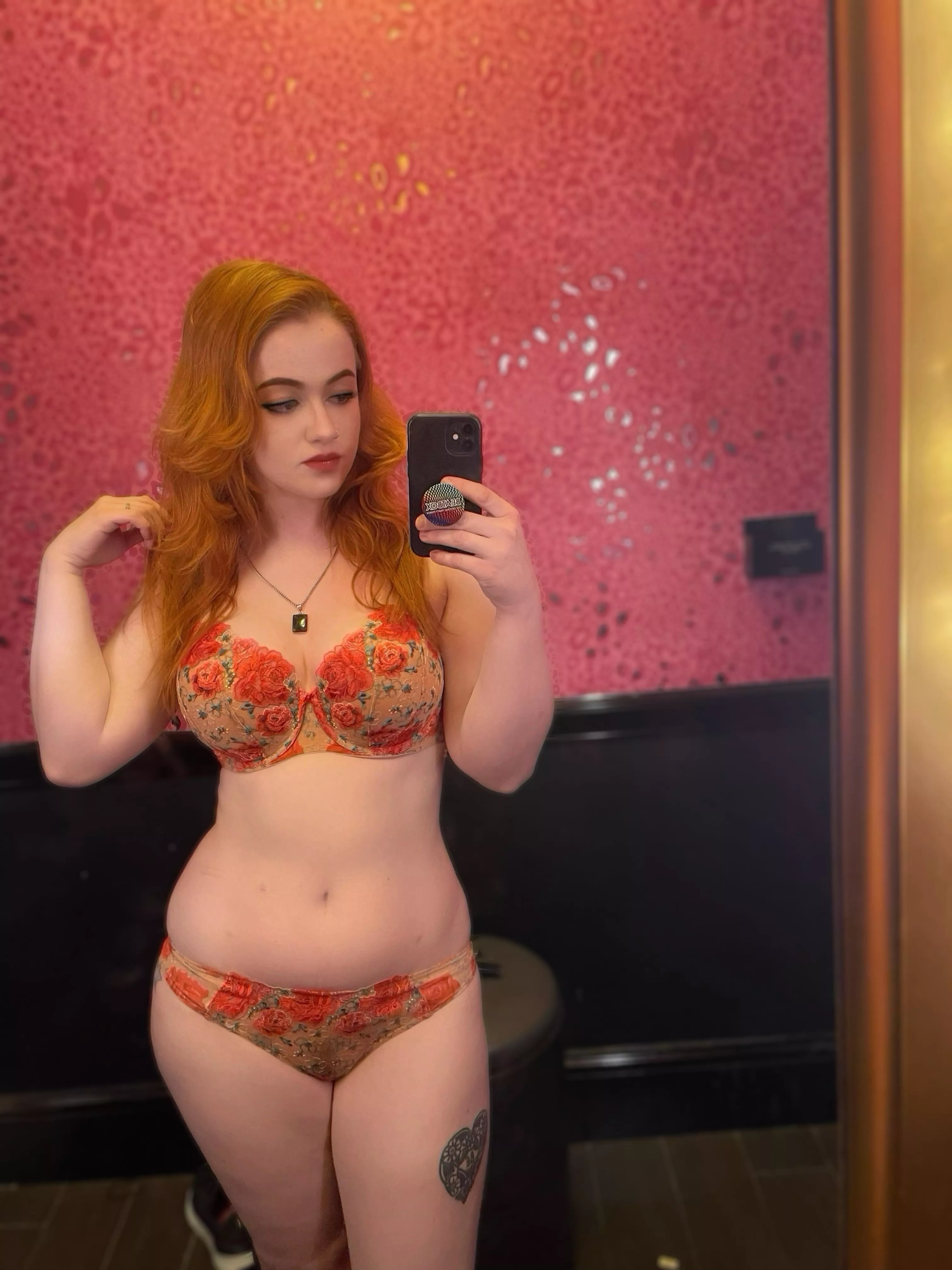 These look so good on me. I know I’d look good on you😉