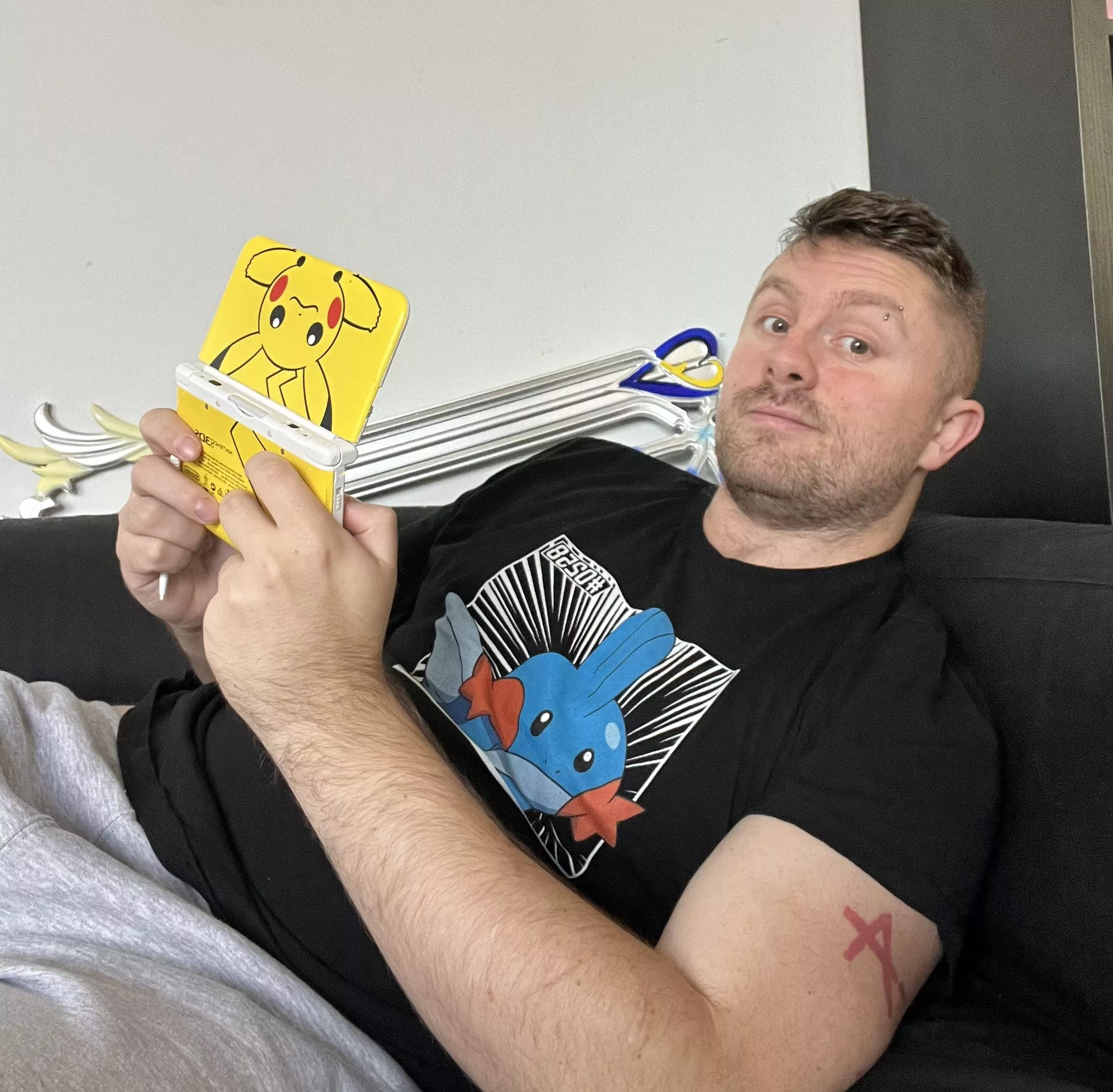 who still plays their 3DS? 🎮