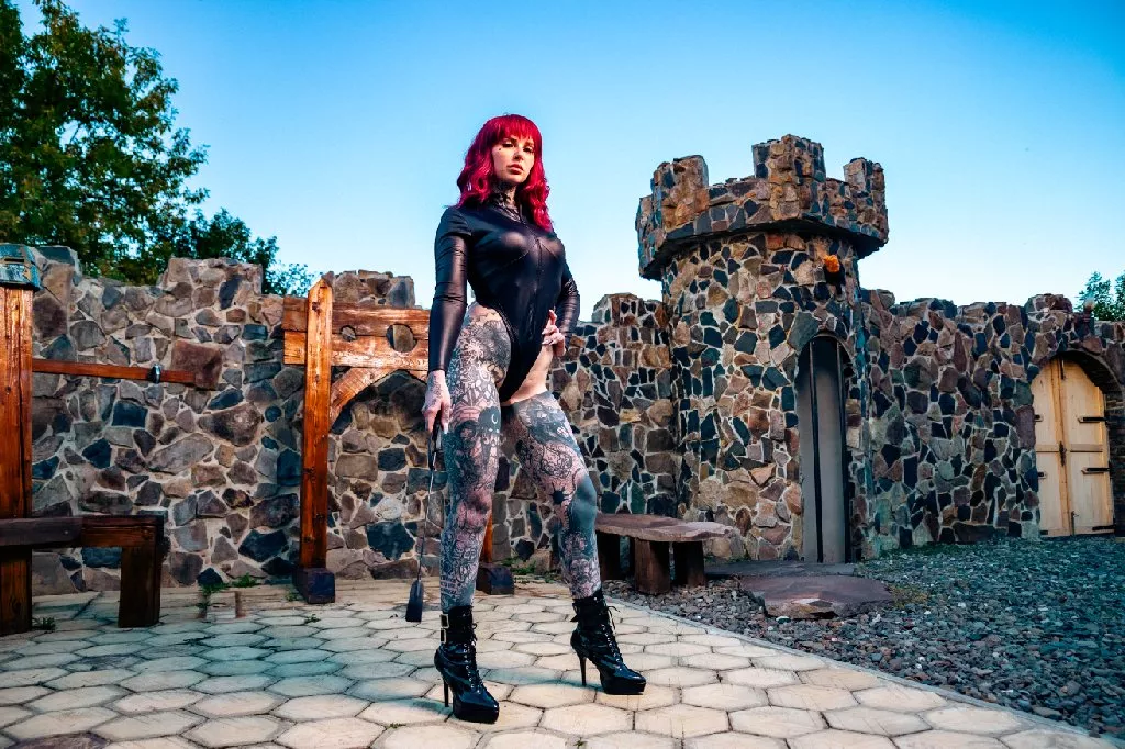 Who volunteers to be my fuckdoll all night long?