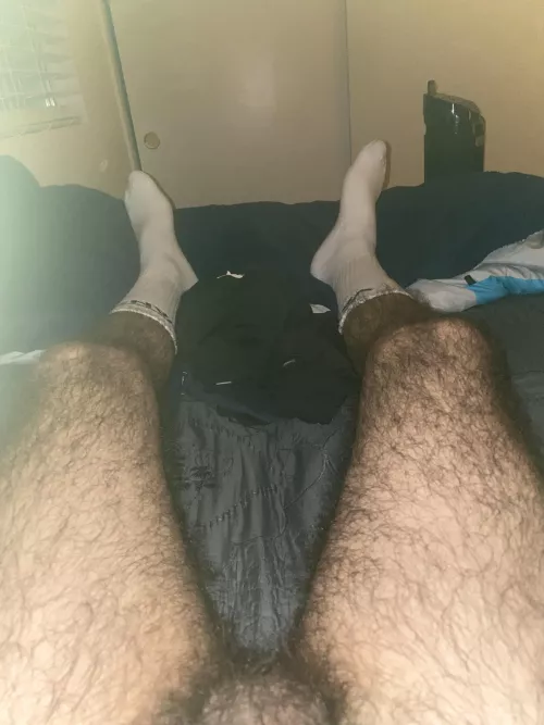 19, dm if you like this hairy bod
