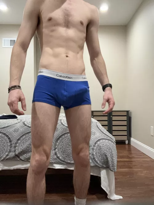 [23] British lad, horny in America ;)