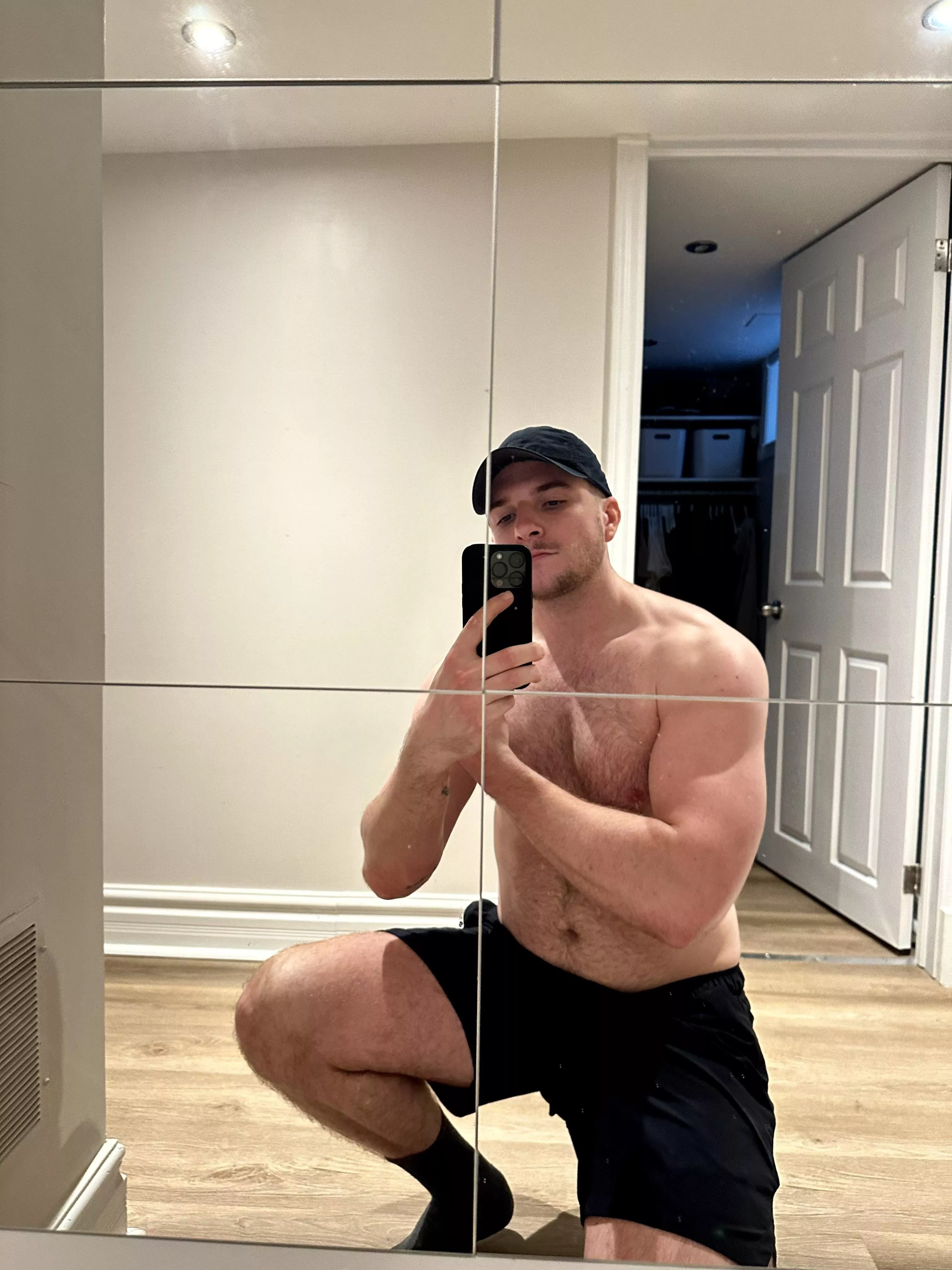 6am workout done. Happy humpday bros