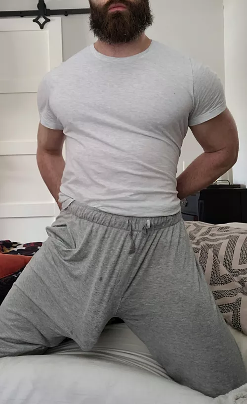 Are grey sweatpants still in?