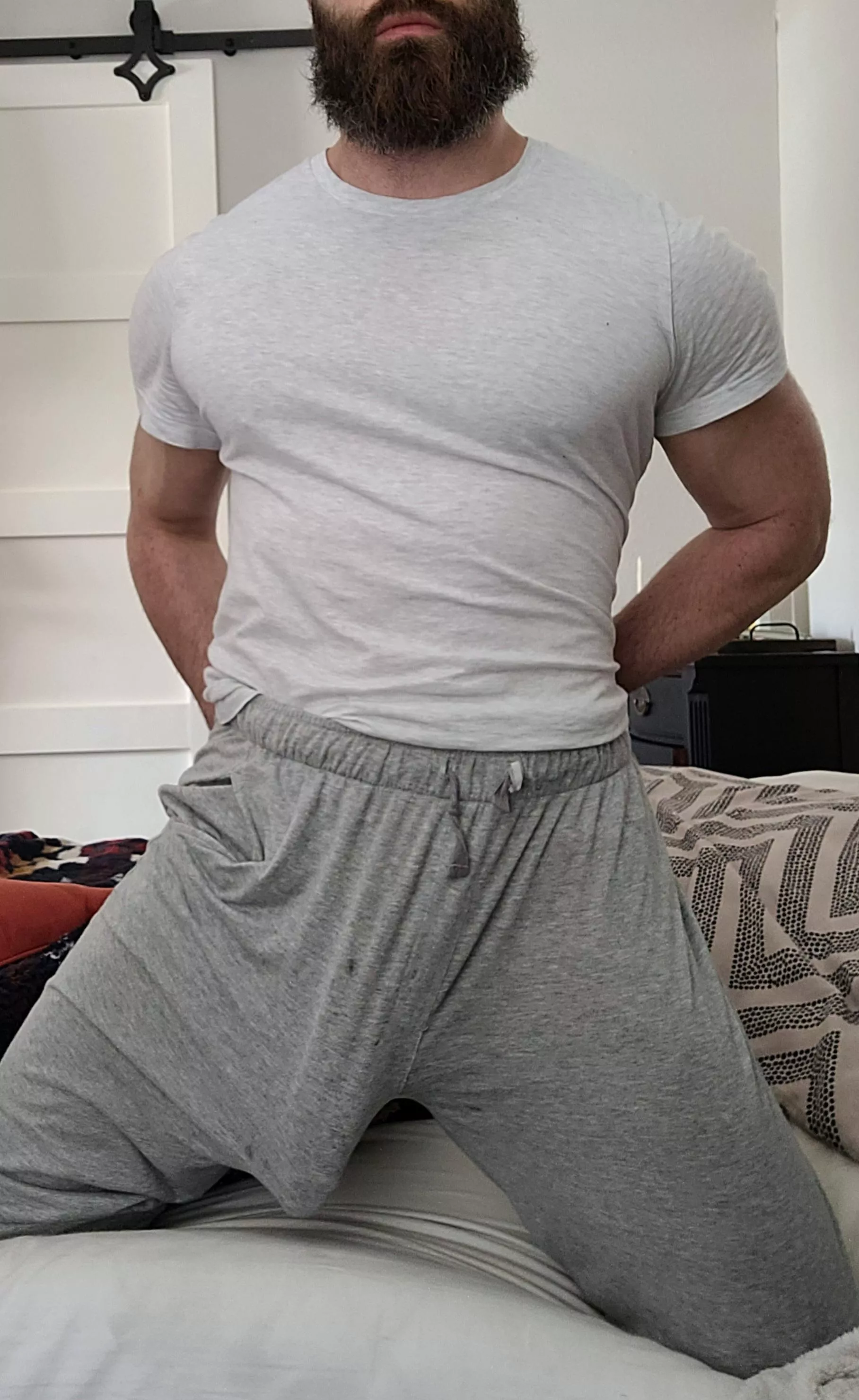 Are grey sweatpants still in?