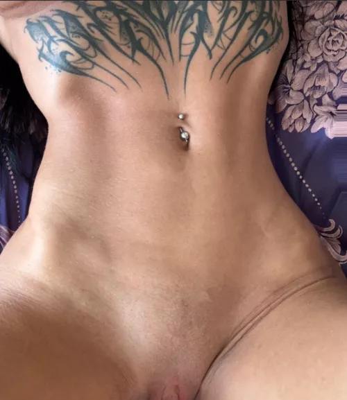 are u a fan of the hard belly look?