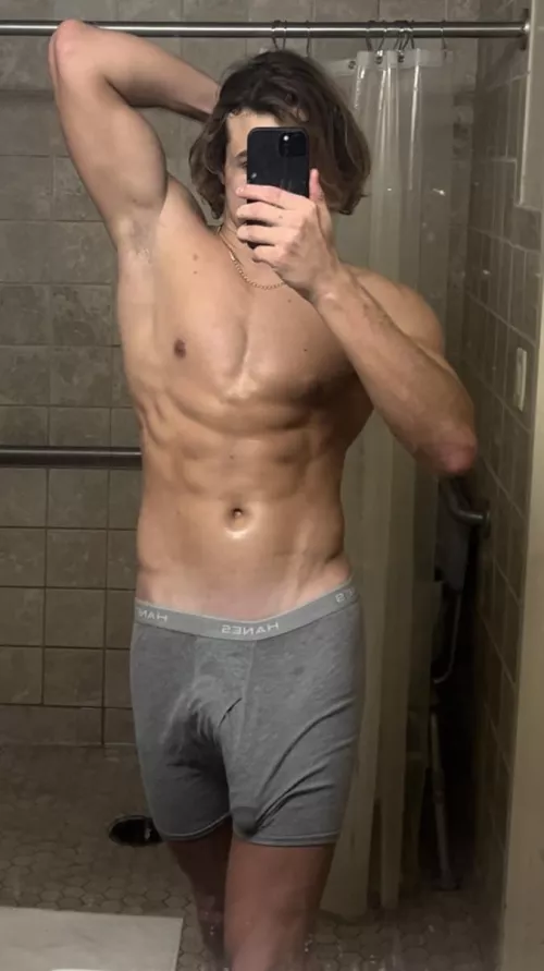 Cum here and kiss my abs