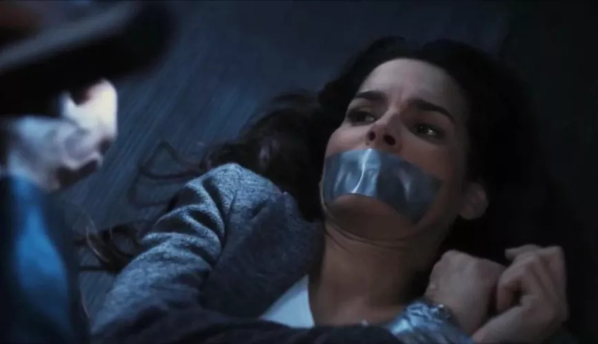 Dms are open if you want to talk about women in bondage plus im free right now so i will reply straight away