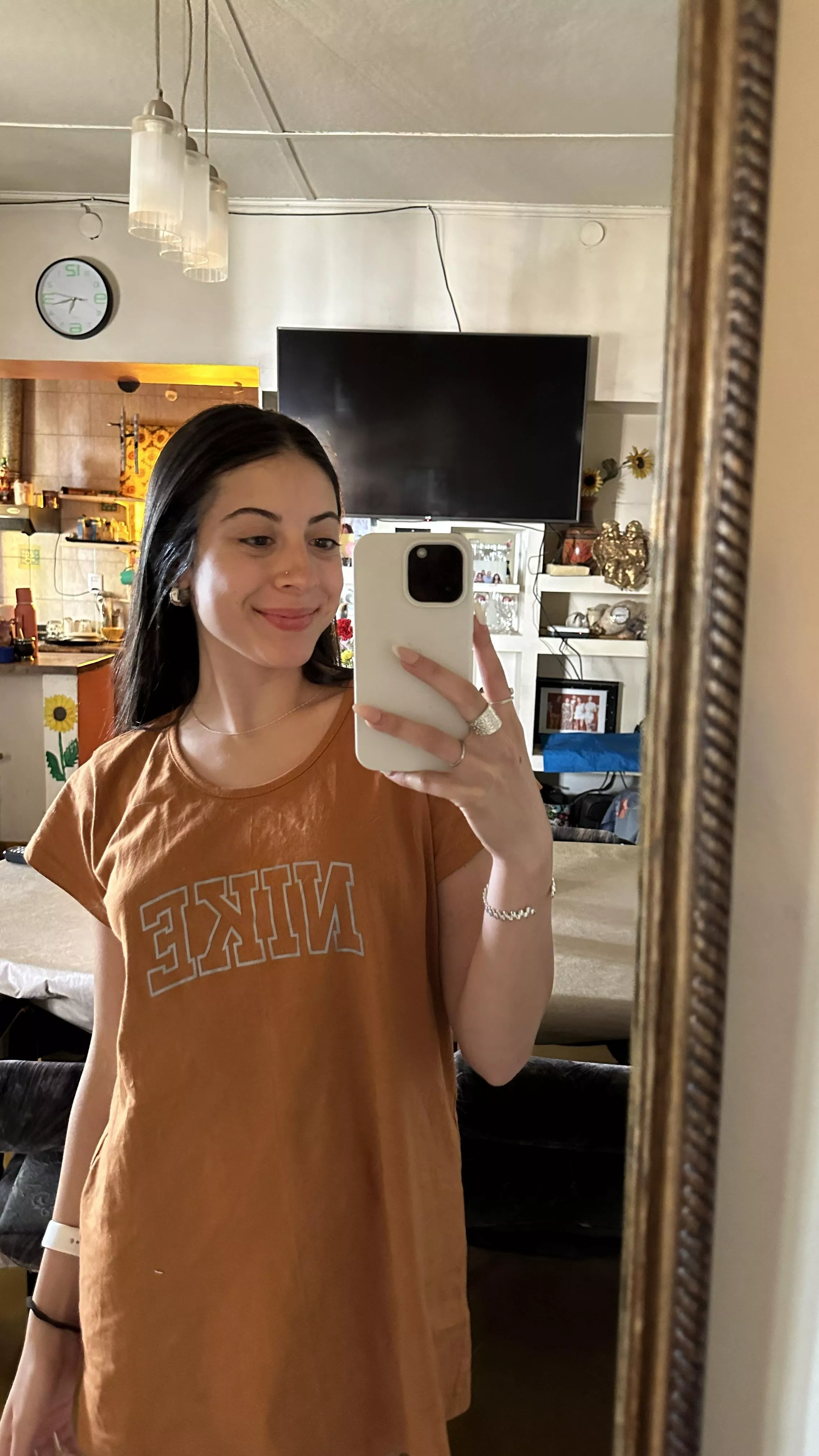 Do I still look sexy even tho I am too small for this T-shirt