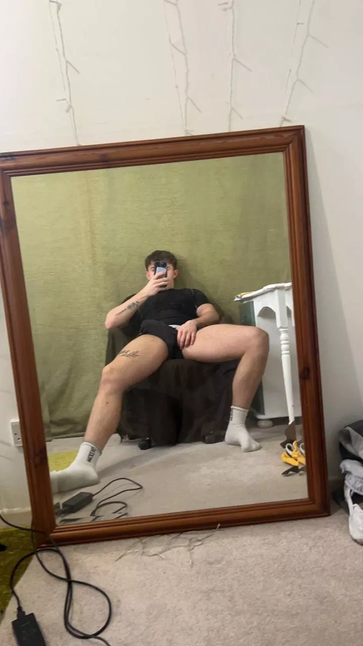 Do you like my bulge? 🤔?