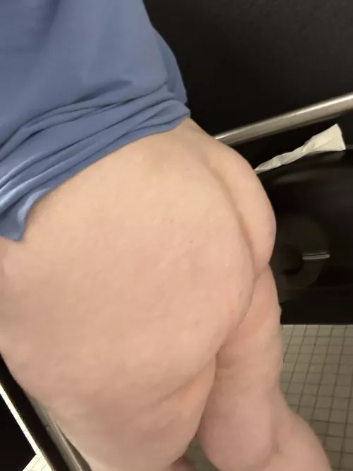 Ewww Sylvia, why are you taking pics of your ass at work!?!?