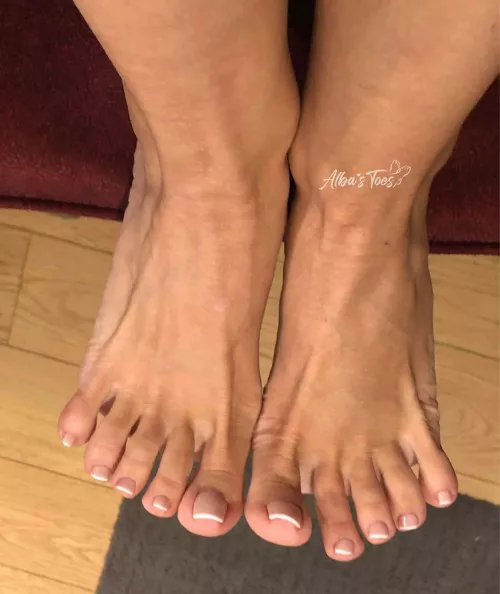 Finally, French...Thanks to my friend who made it possible for me to have a pedicure❤️