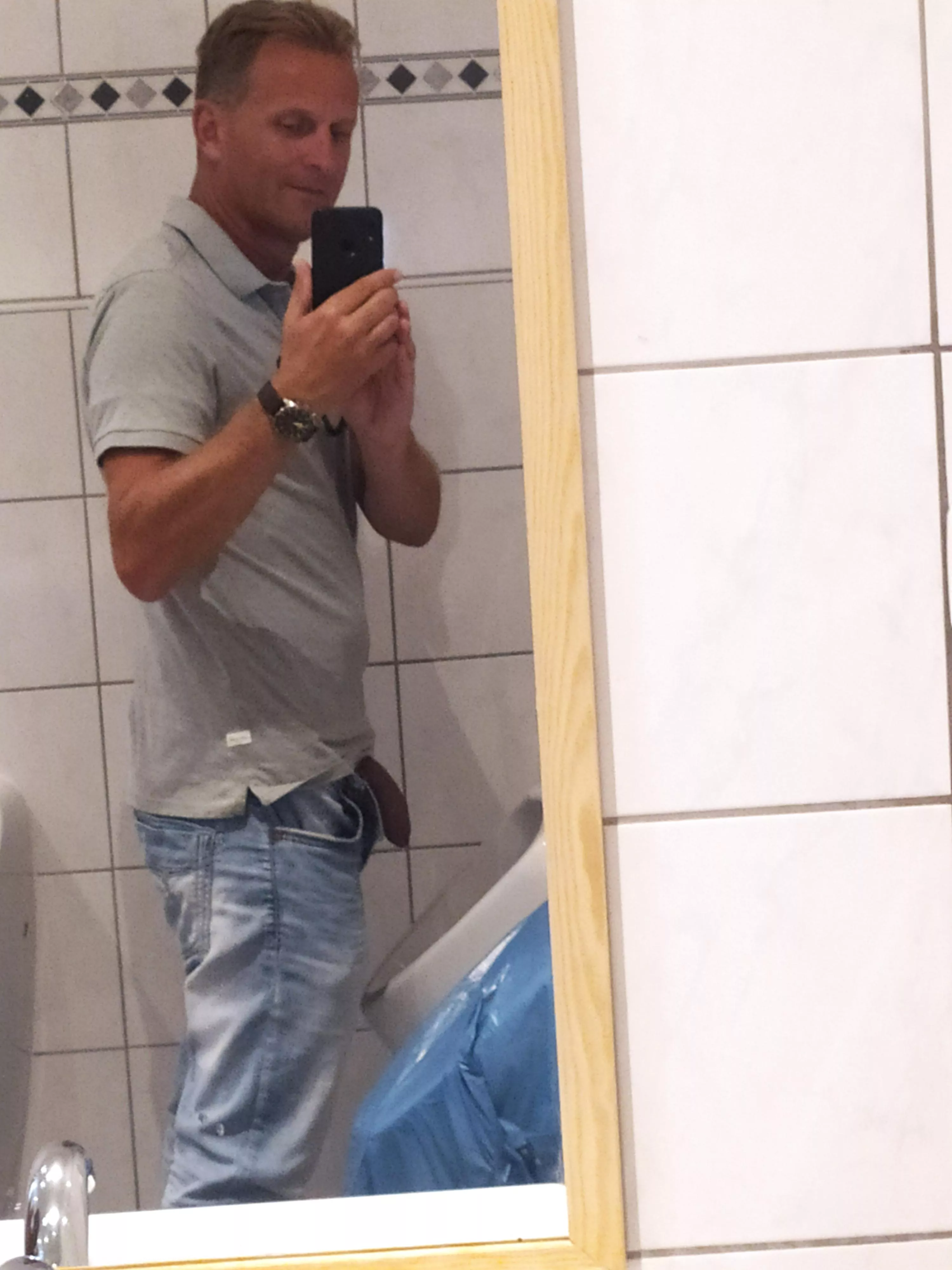 German Piss Urinal Spy