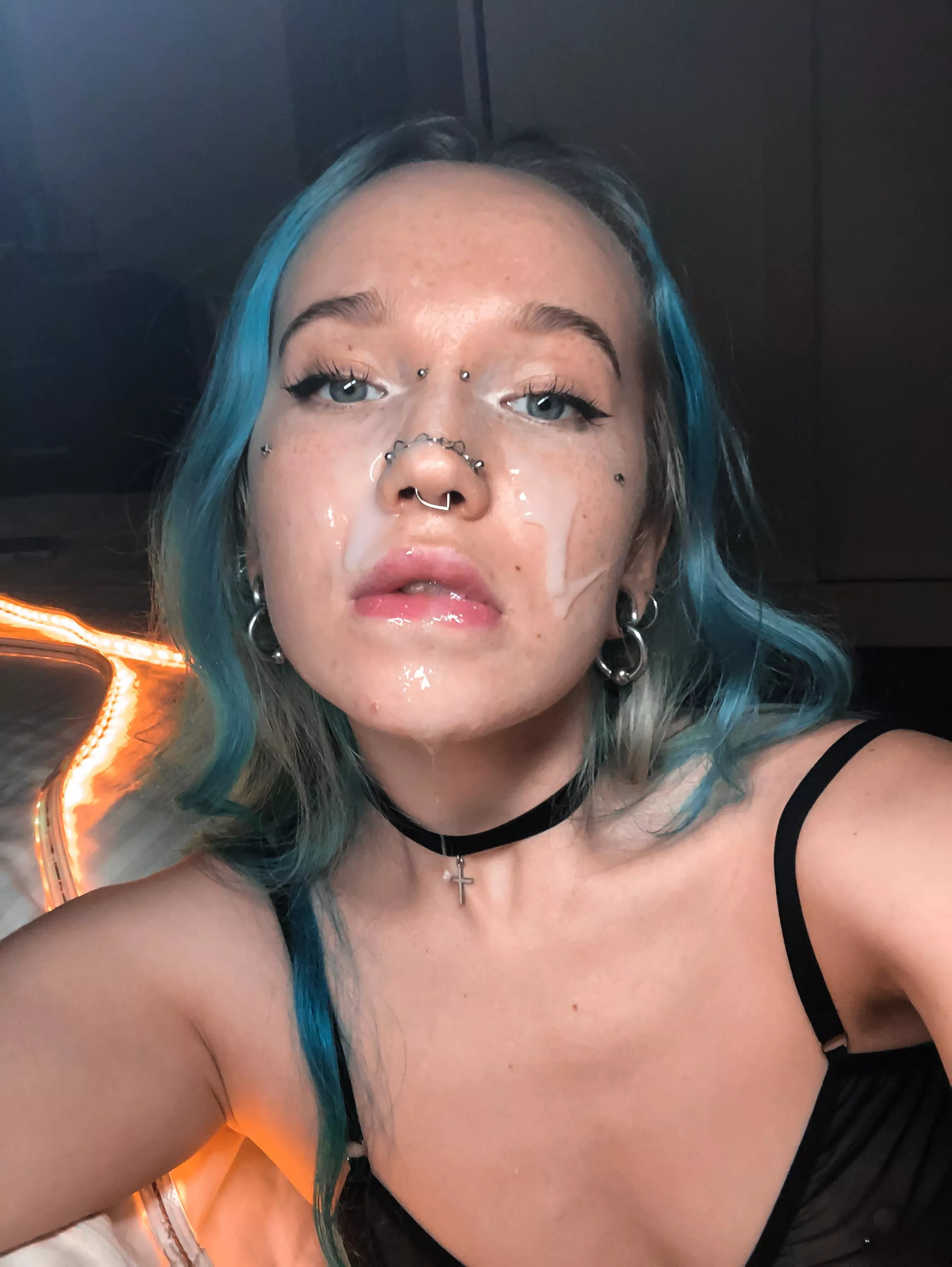 I love moisturizing my face with your cum.