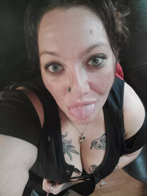 I love you, but you don't, so this is how I cope...