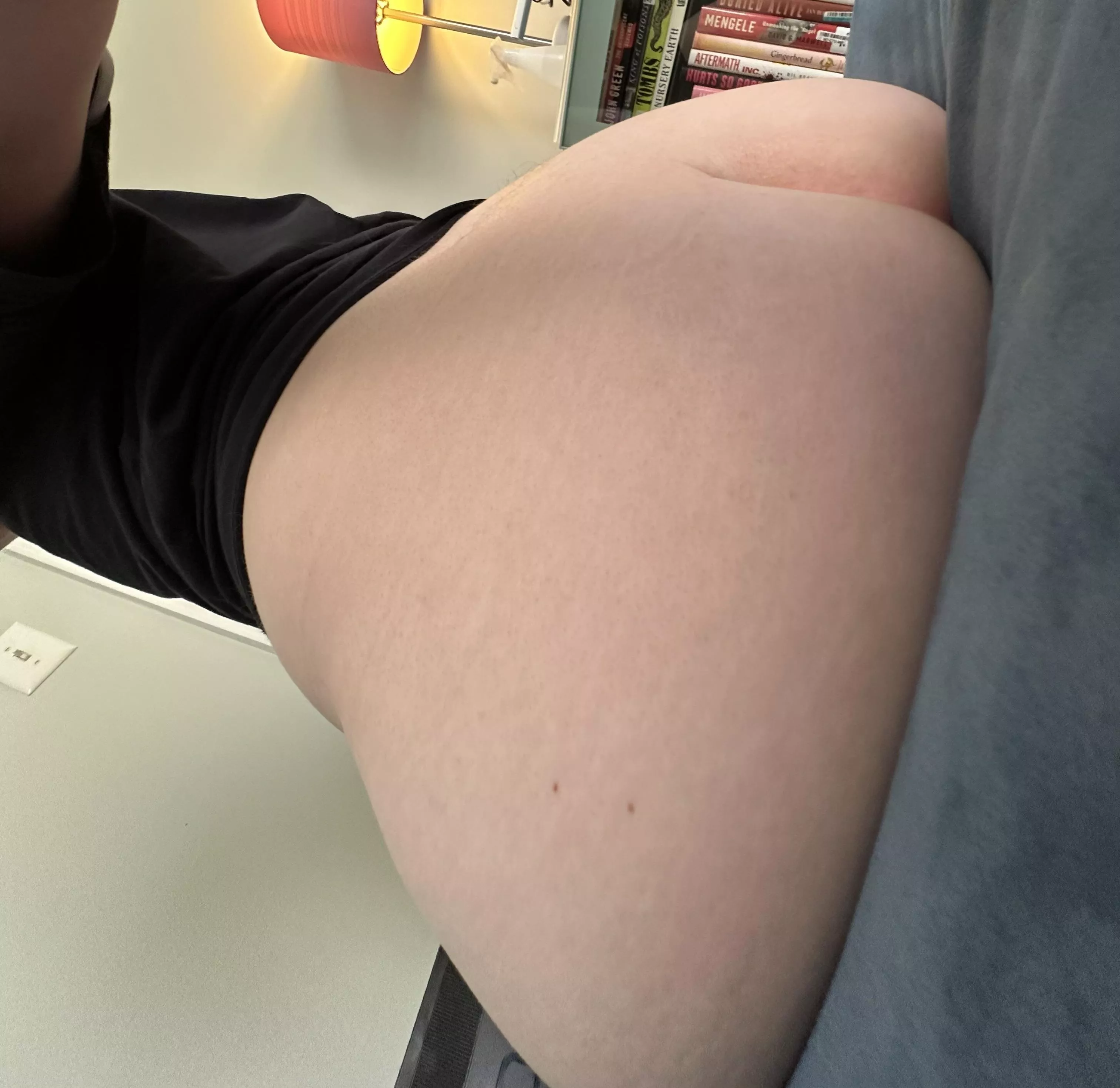 Is my butt too big daddy🥵🙈