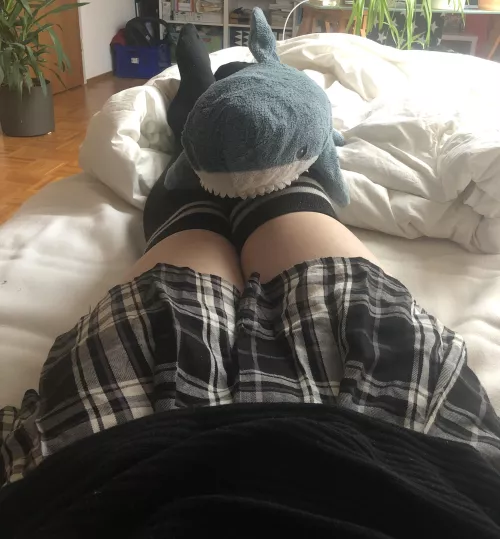 I‘ve been feeling down today. Can you internet people say something funny so my brain gets the happy molecules?