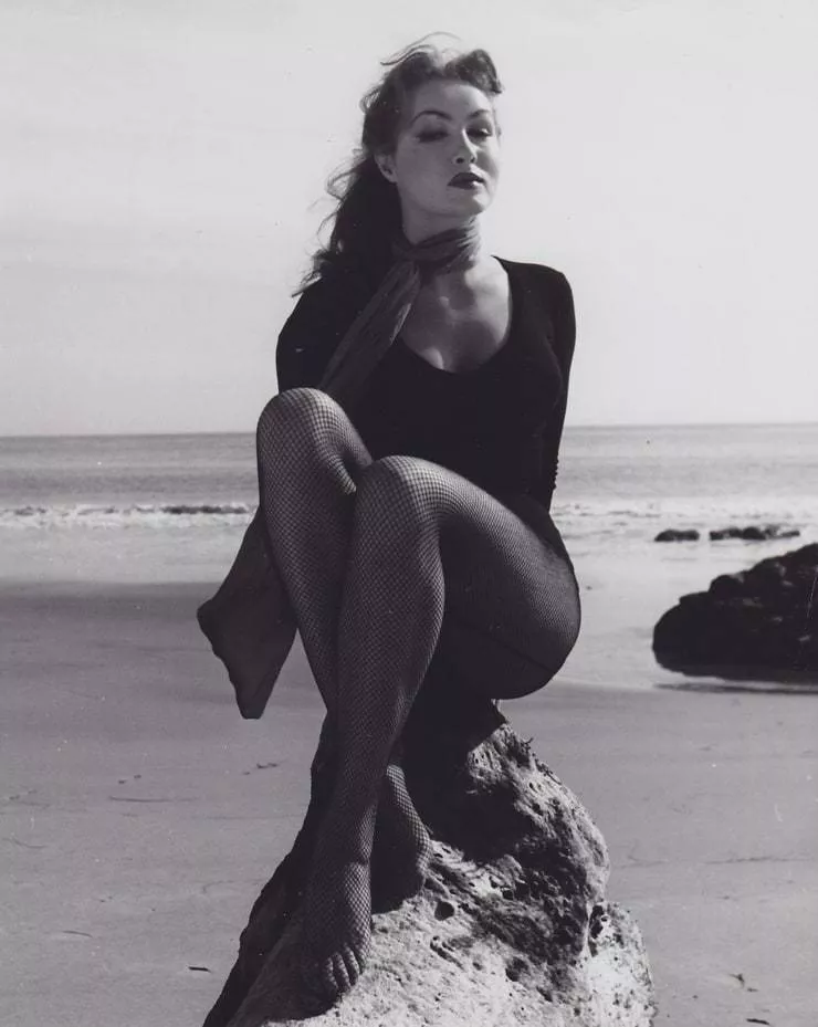 Julie Newmar (1950s)