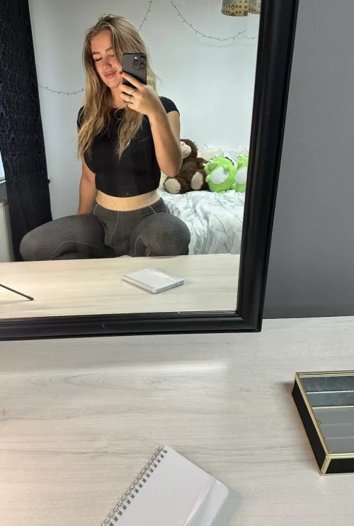 pretty mirror selfie just for you... ❤️