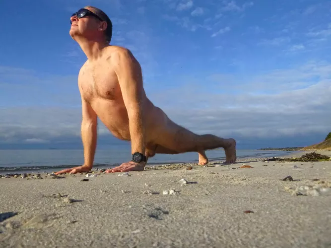 Sunshine + yoga = best time