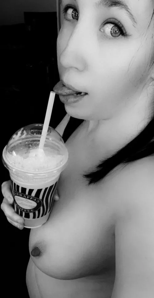 This straw is not the only thing I'd like to wrap my tongue around today 😉