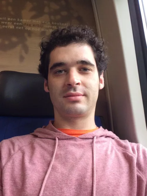 Waiting for work to be over so I can game! 32 m looking for chat, gaming buds and whatever else! DM me