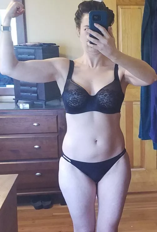 💕 WHAT A HOTTIE 🥰