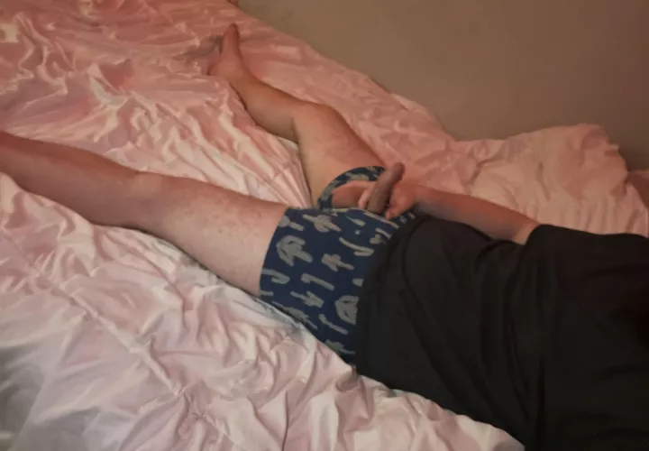 Who’d want to come lay down with me? Say yes down below if you want to;)