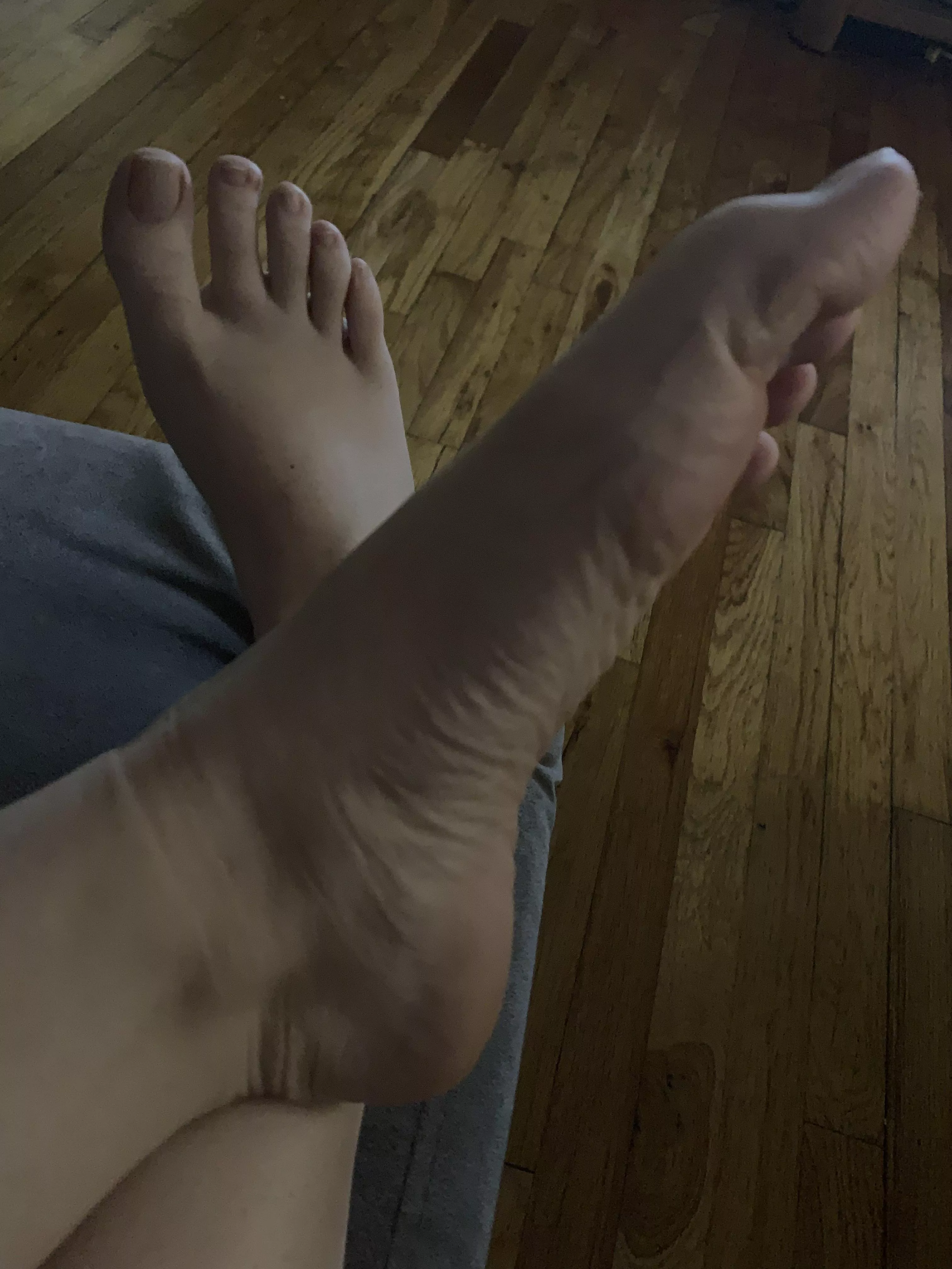 Would massage my feet after work every day?