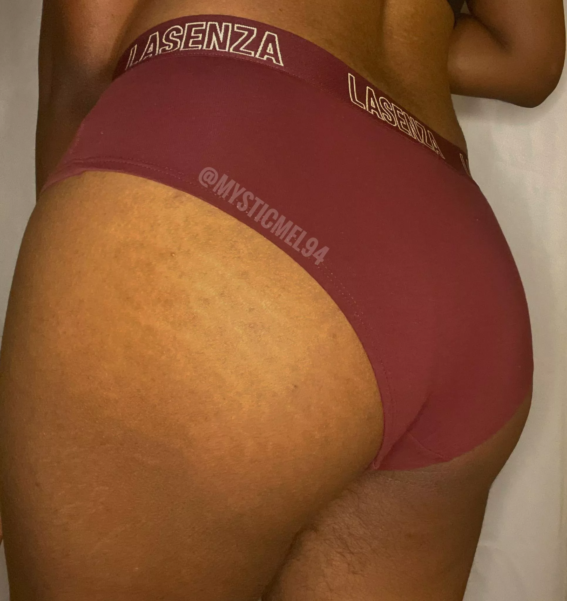 you know you wanna be sniffing my panties right now 👅😍 let's make it happen baby [pty]