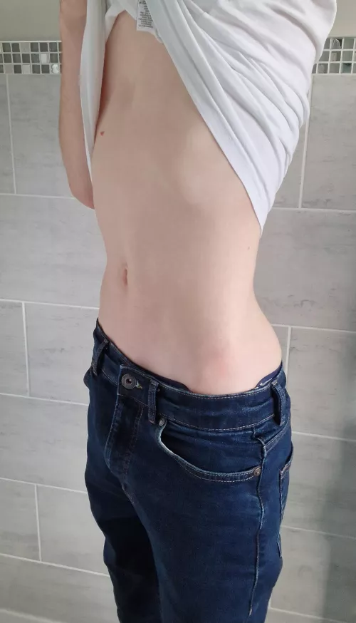 Any tiny waist lovers? 😊