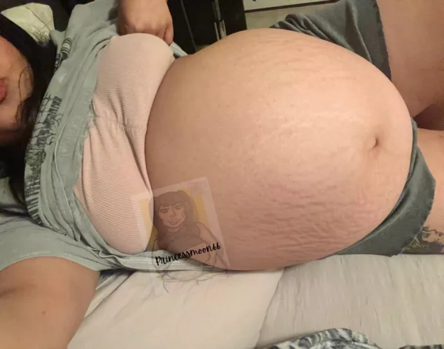 Can you cum all over my pregnant belly? 🤰🏻💦