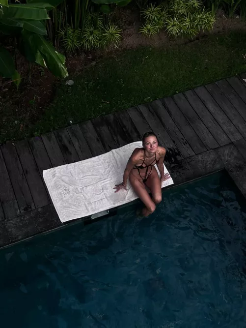 Come catch a sexy mermaid