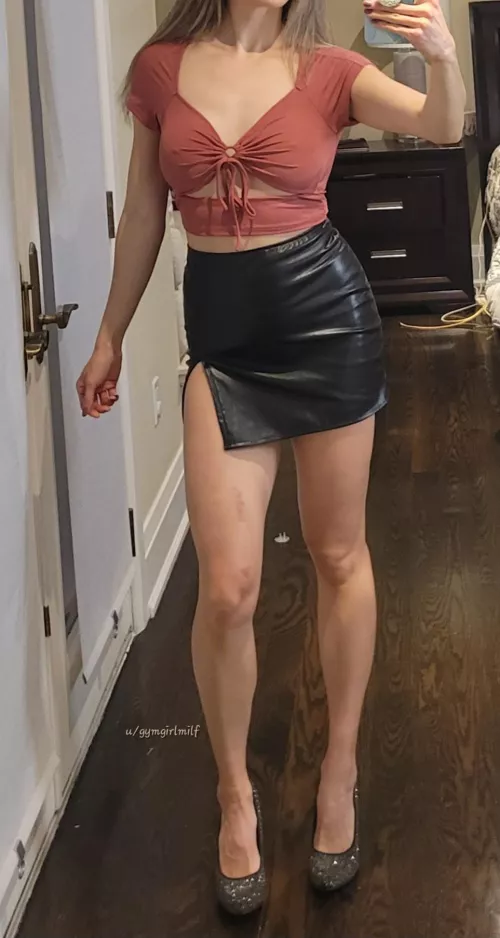 Crop top, mini skirt & heels - my favorite combo for a night out