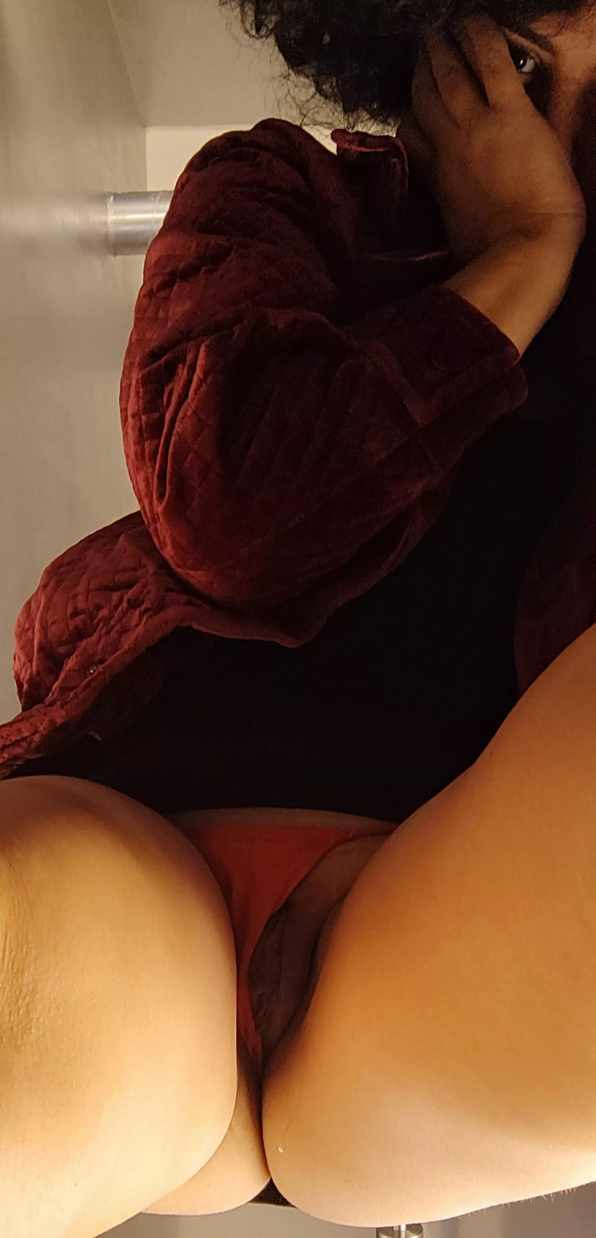 Decided to try a new angle for this pic! Lips & eyes, I've nearly shown you my entire face at this point. Will you come and remove my thong with your teeth?