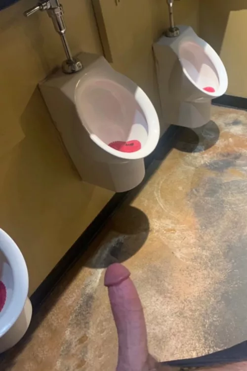 Divider-less Urinals for the WIN!