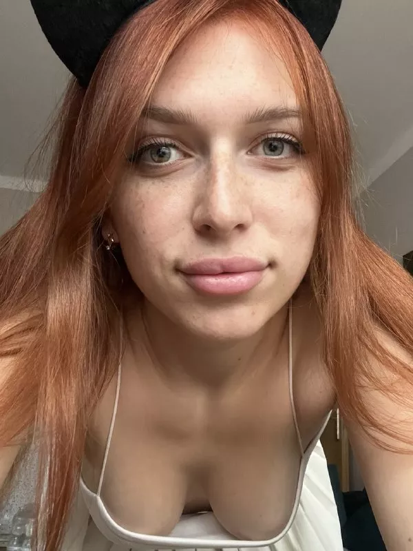 Do you like naughty redheads?