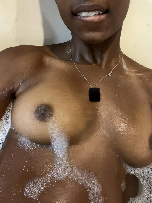 Get your dick wet with me