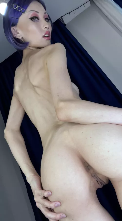 Good day! Hope u like my tight Asian ass ^^