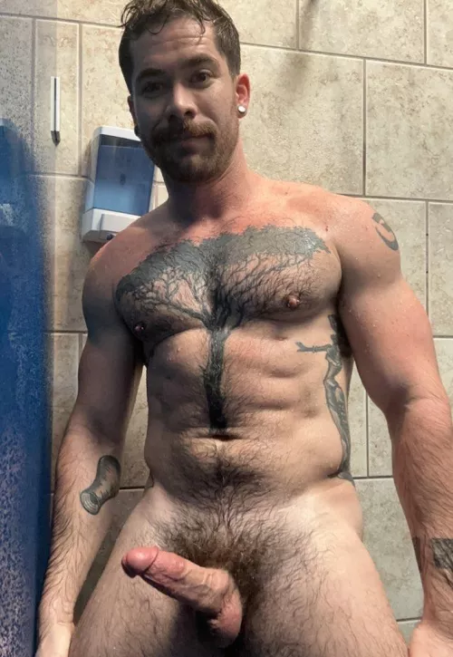 Gym shower boner 😈