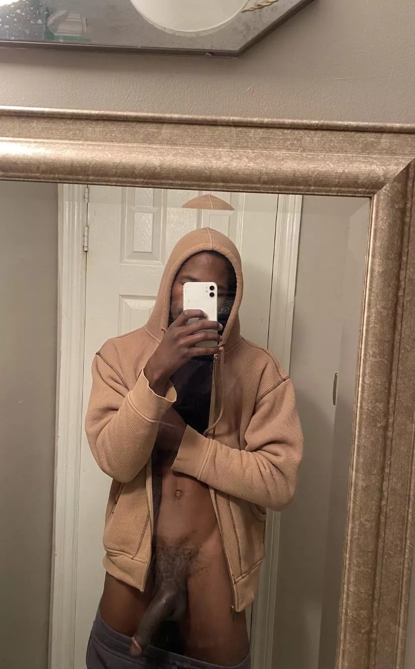 Happy Friday ;) come suck me