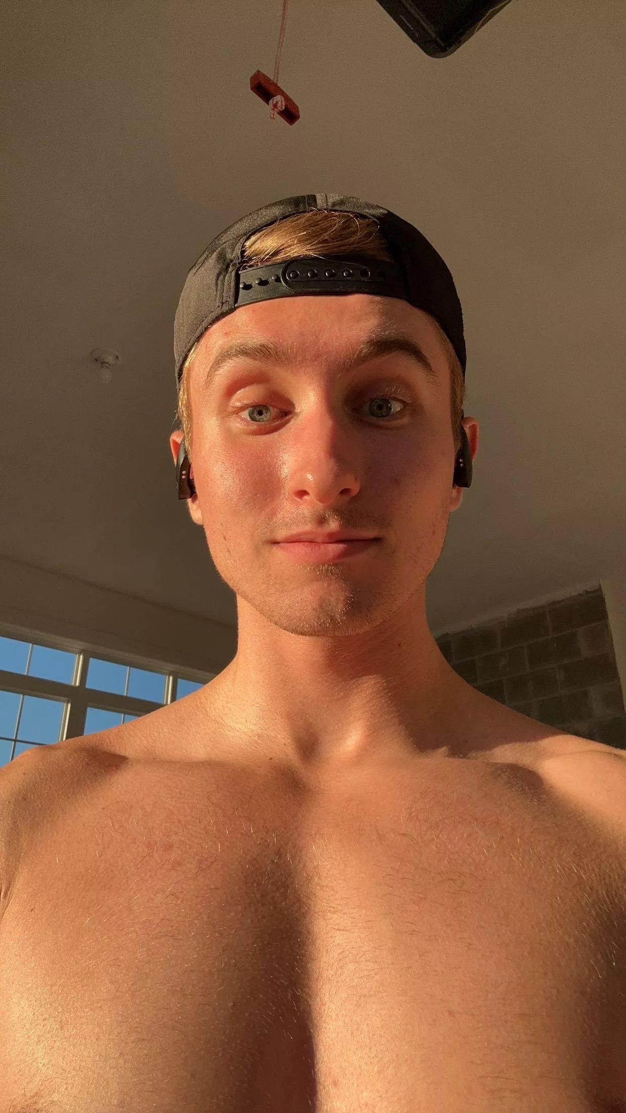 Hey😜 I'm 19 yo, 5