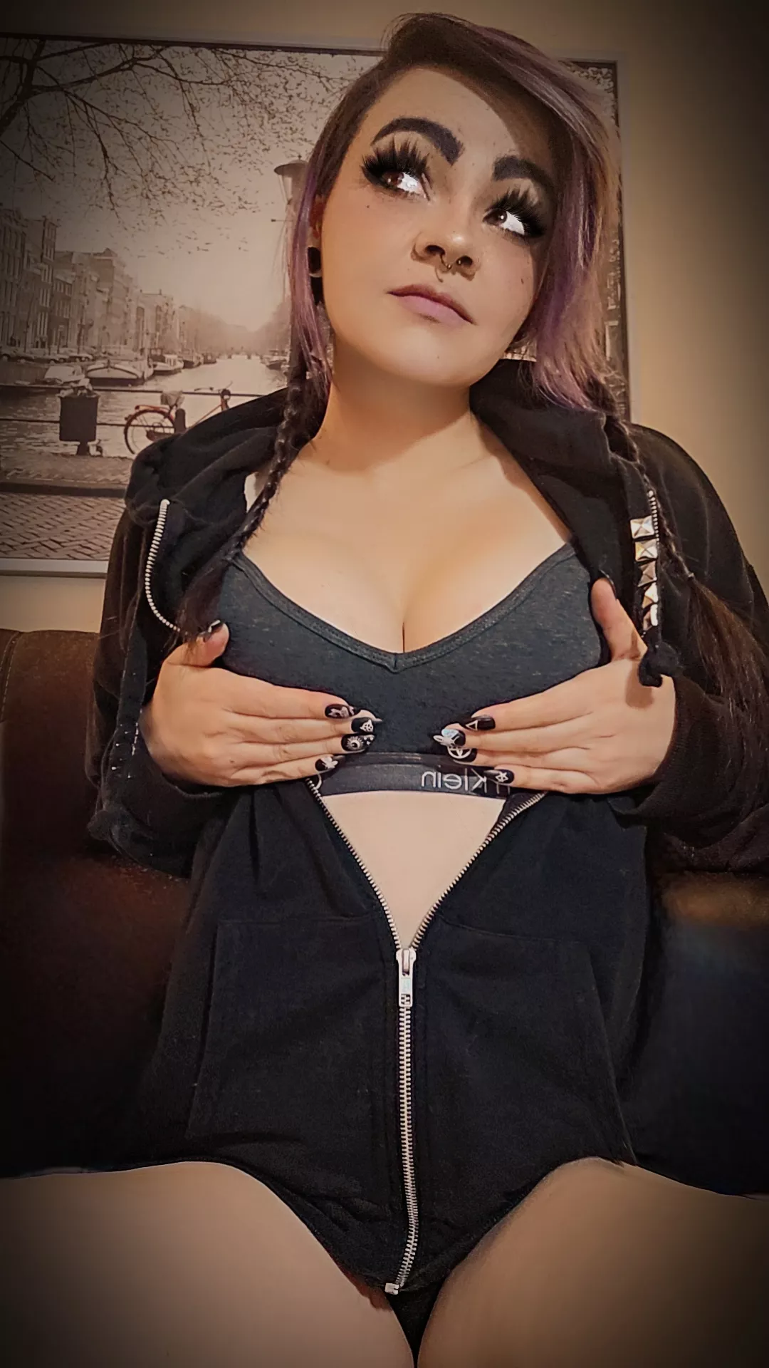 I will ALWAYS rock spooky nails