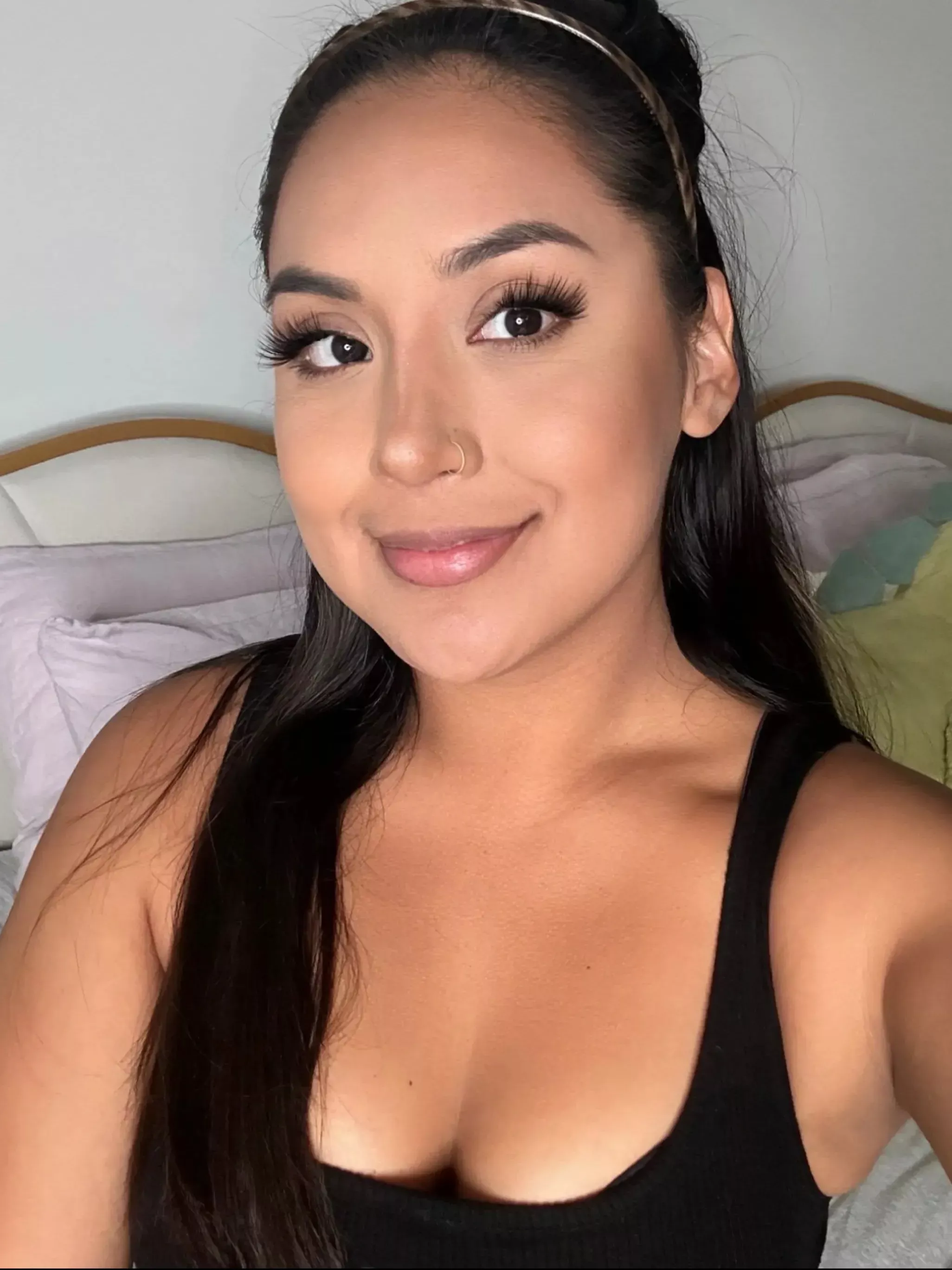 I would look even better in your bed