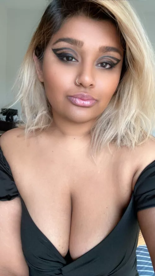 If looks could kill 😘 [F]