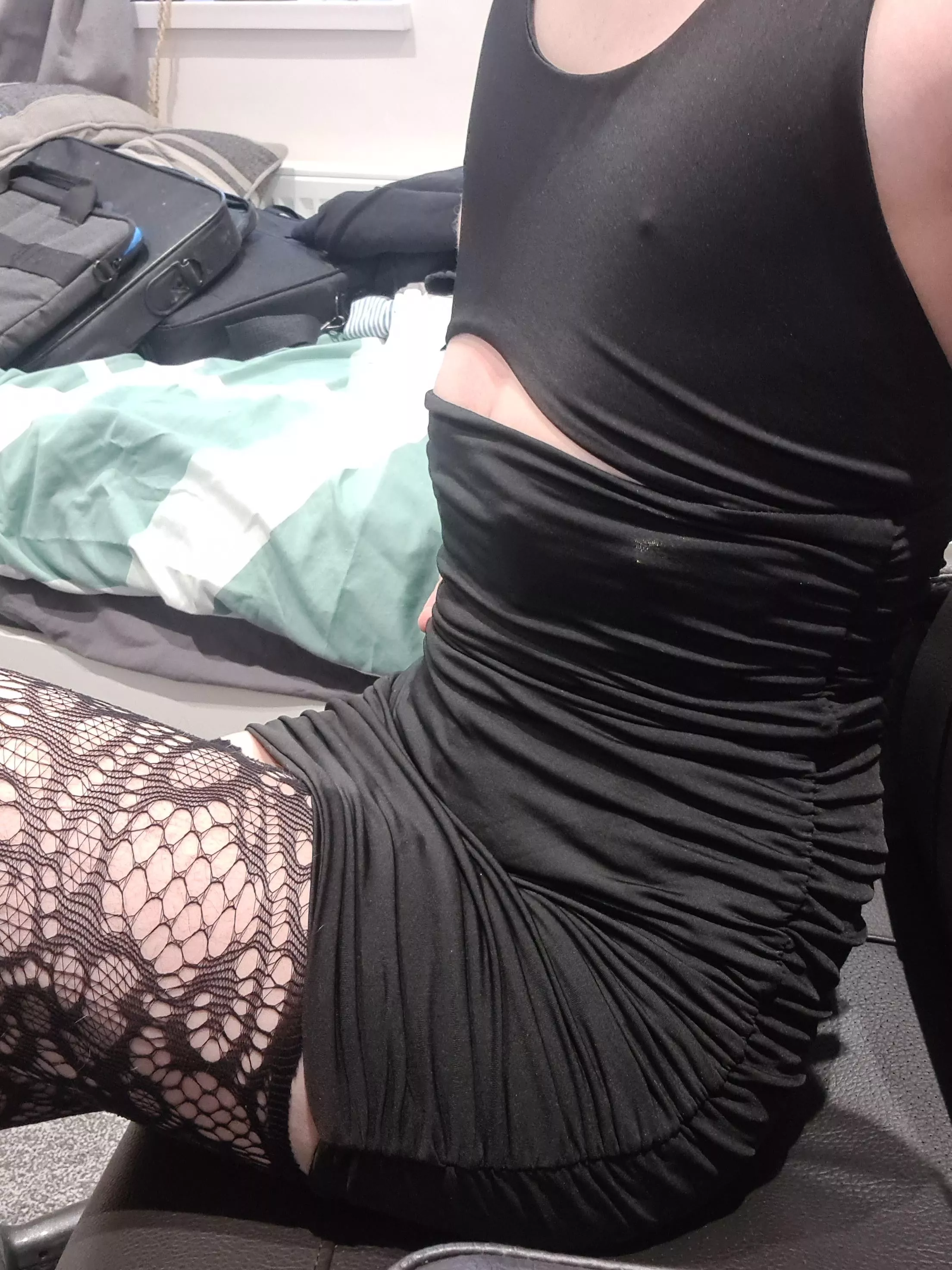 Is this appropriate office attire?