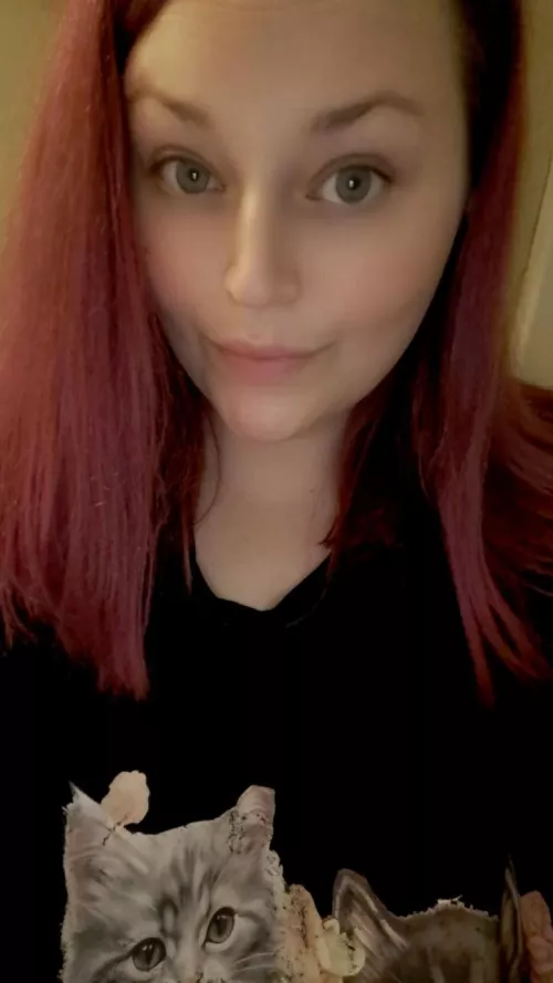 Let me be your big titty goth gf 💜