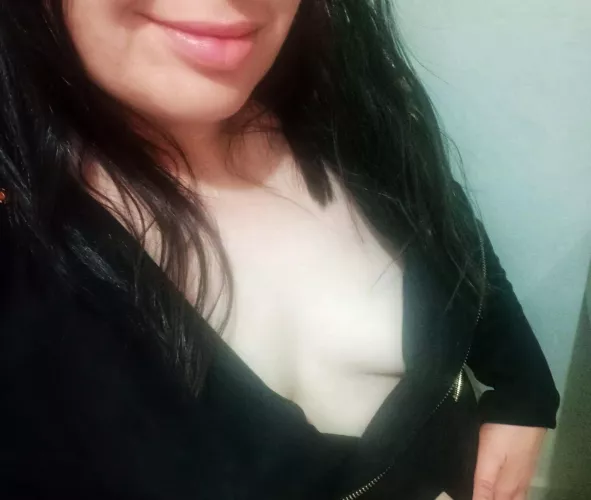 Let's show off some pale boobs at work today!