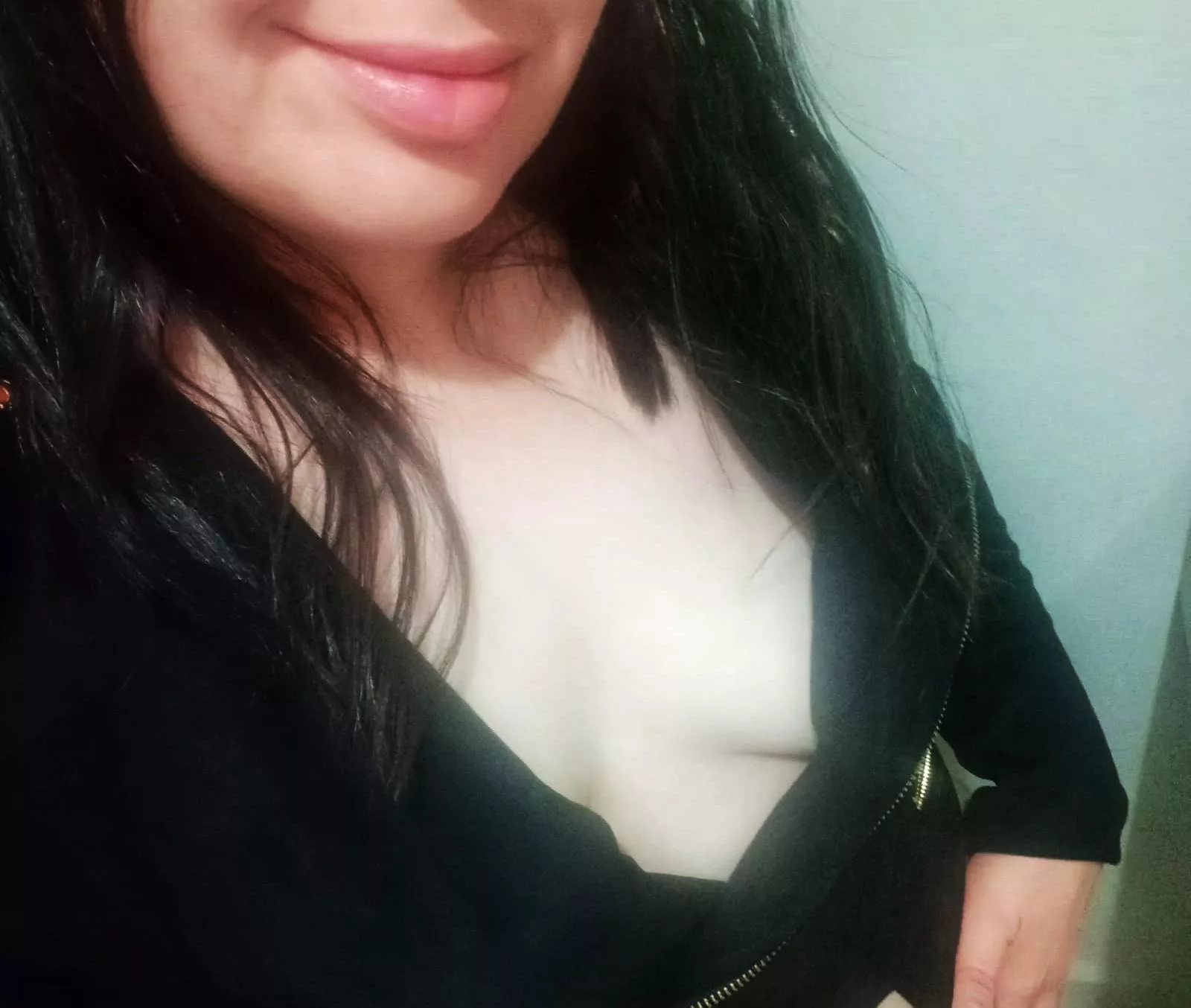 Let's show off some pale boobs at work today!