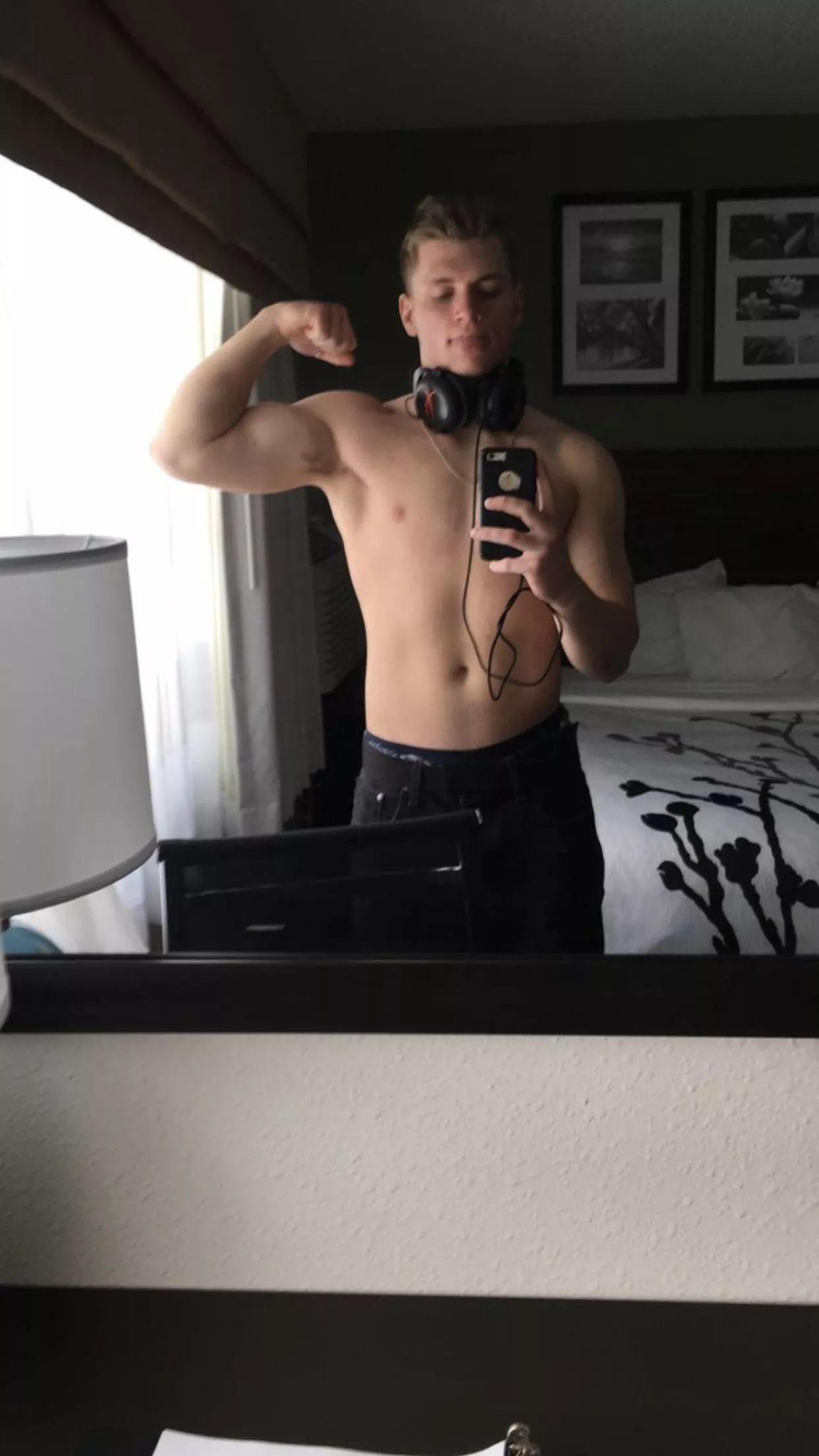 Mirror selfie after a hot workout